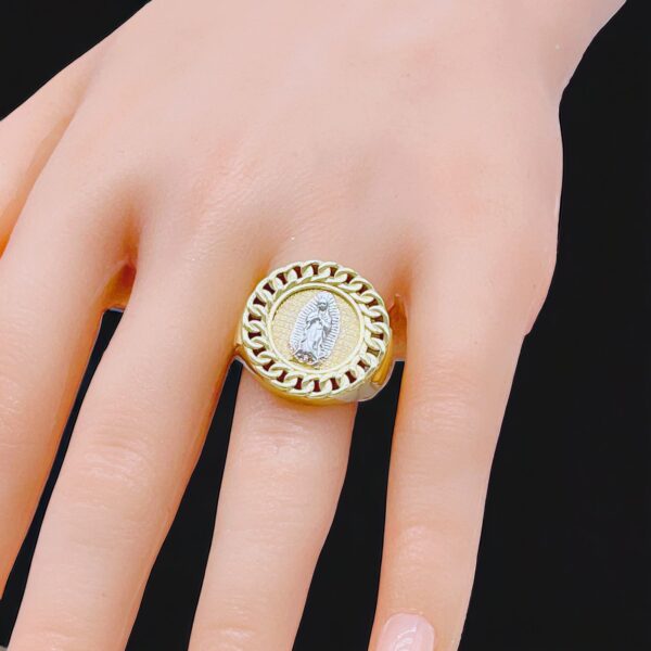 Anillo caballero sólido religioso en dos tonos de la virgen de Guadalupe size 10 3_4” peso 8.9gr precio $712.00 disponible 1 pieza