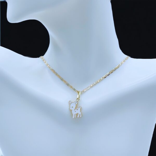 CA022 Cadena Valentino en 3 tonos sólida con medalla de bambi size de cadena 20” peso 3.9gr precio $390.00 disponible 1 pieza_
