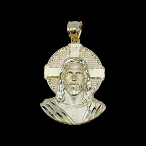 Medalla religiosa de Cristo peso medio en un tono peso 3.9gr precio $312.00 1 pieza disponible_