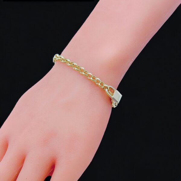 Pulsera peso medio para dama en un tono size 7” peso 7.2gr precio $576.00 disponible 1 pieza